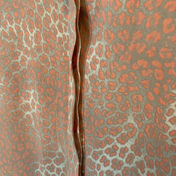 Guess by Marciano size S peach and grey blouse - Picture 9 of 14